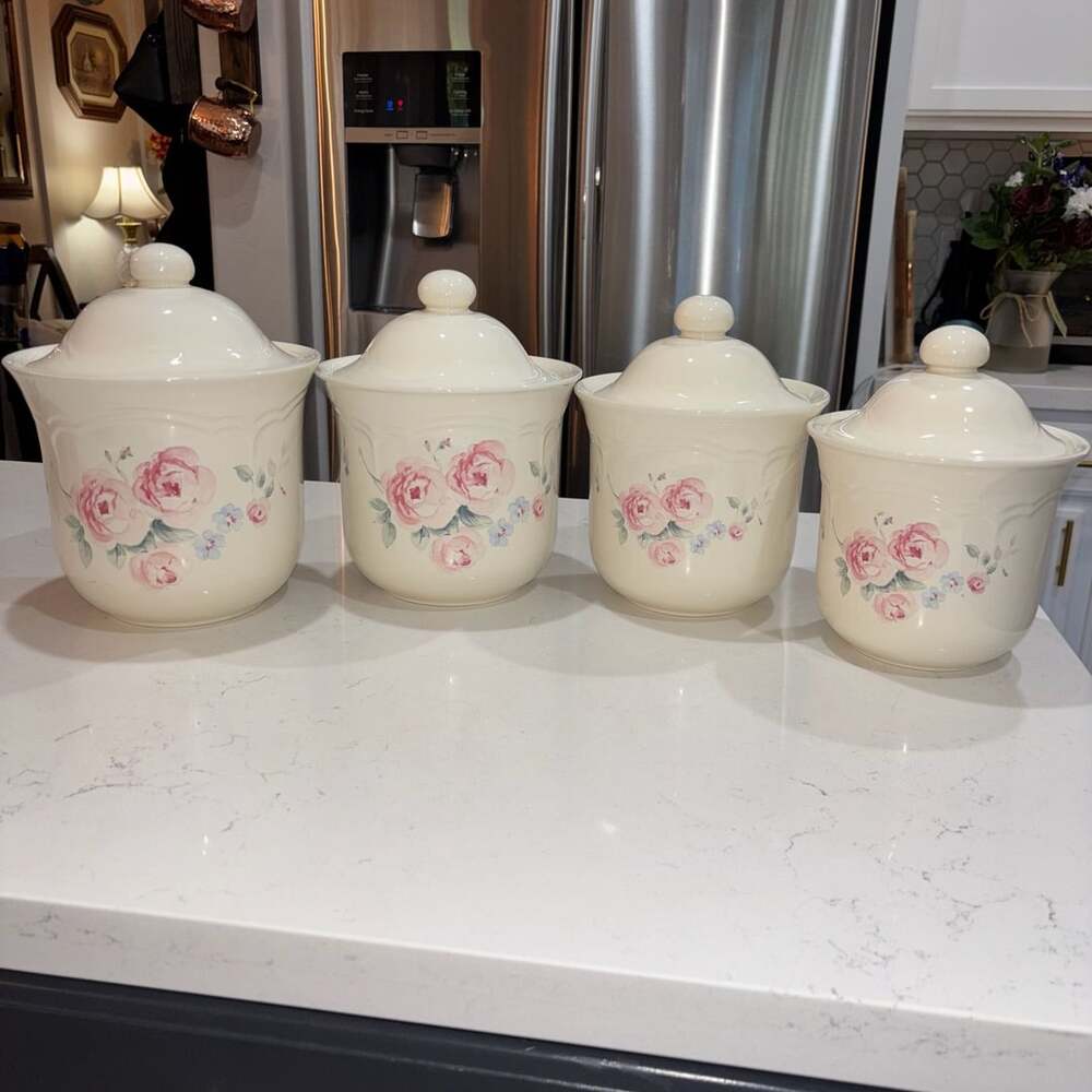 Pfaltzgraff Secret Rose Ceramic Canister Set Of 4 With Lids 506-509